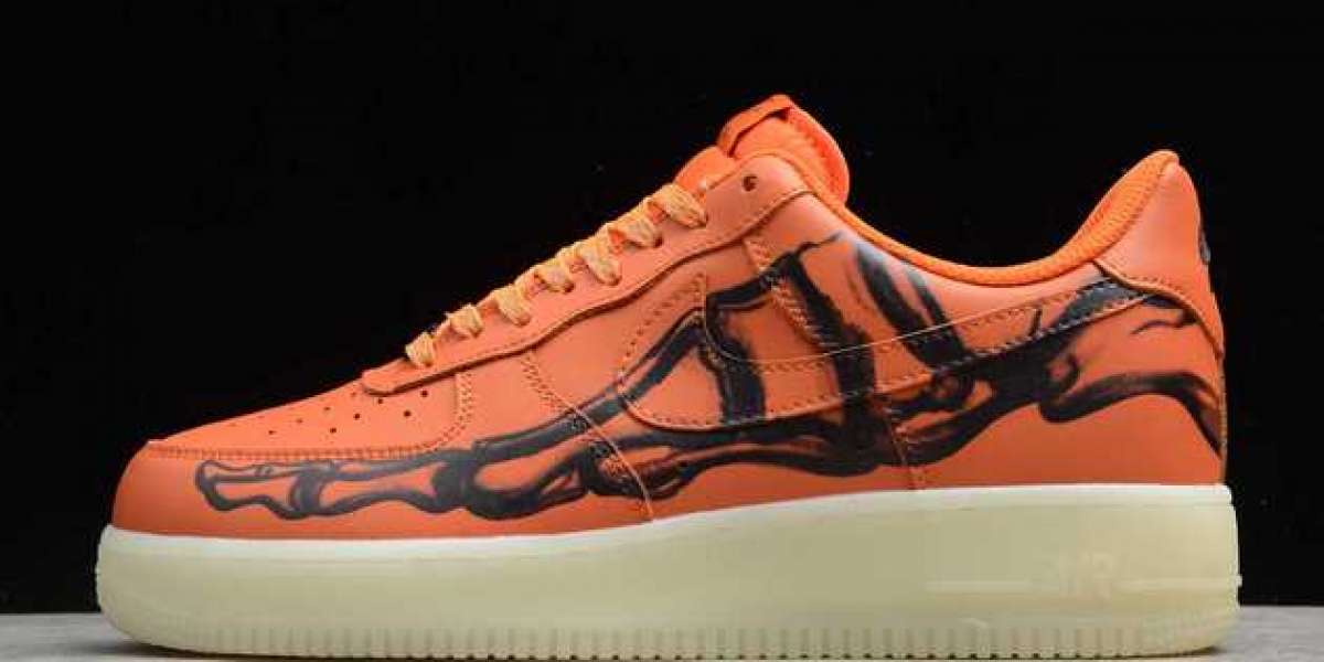 This Nike Air Force 1 Skeleton CU8067-800 shines in the dark!