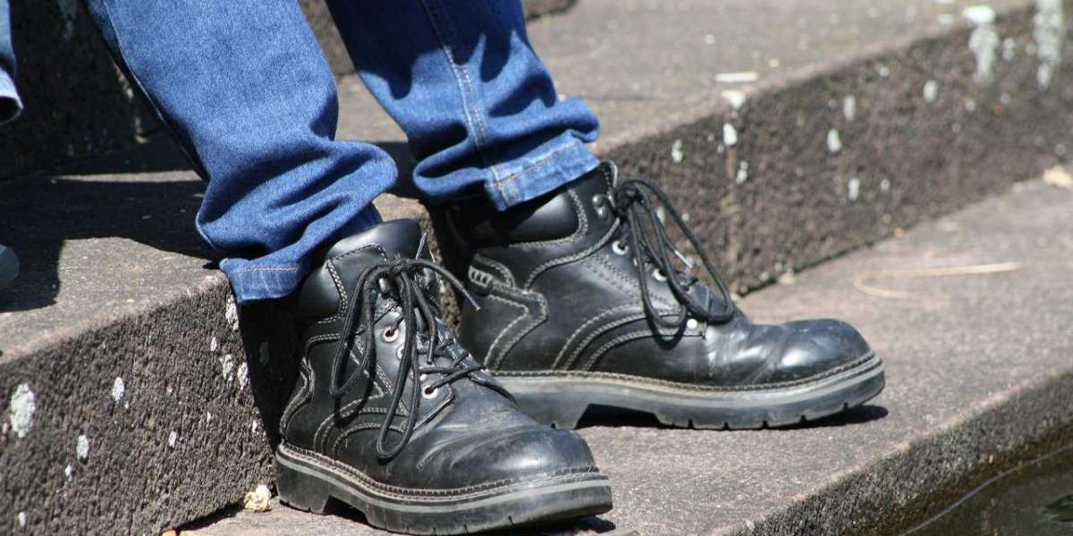 Industrial Protective Footwear Market Analysis Report | Industry Demand, Trends and Revenue Sources By 2028